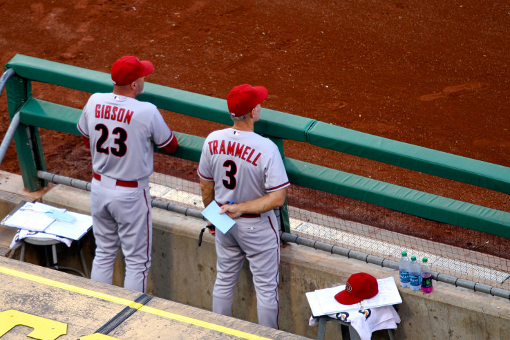 Apple strikes a deal with MLB to put iPads in dugouts