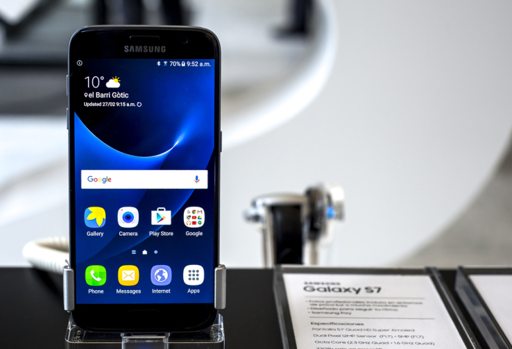 Samsung expects solid first-quarter results as the Galaxy S7 enjoys strong sales