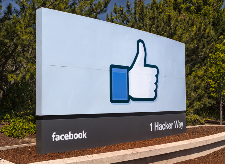 ¡Finalmente! Facebook makes it easier to post status updates in multiple languages