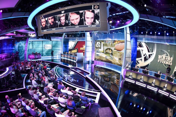 Twitter will stream its first eSports competition, starting today