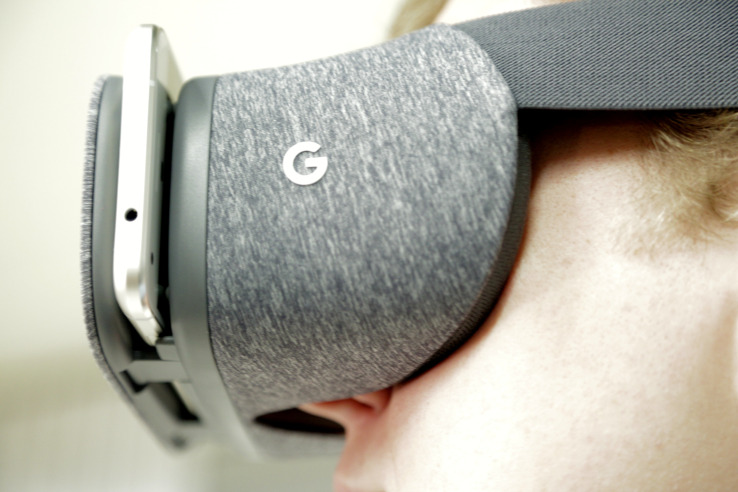 Review: Google’s Daydream View VR headset is comfy and uncomplicated