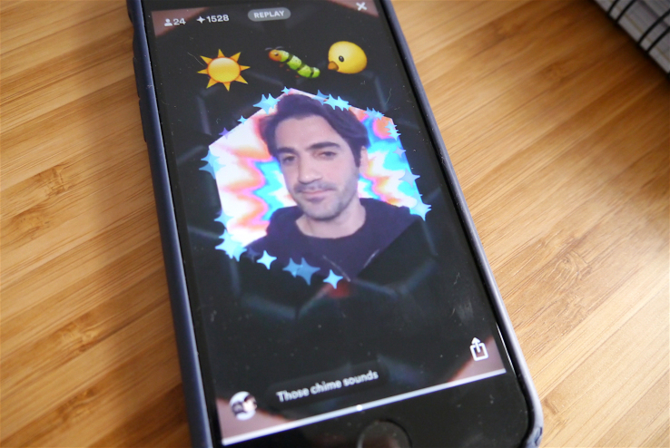 Vine founders’ Hype app blends live video into a rich multimedia mix