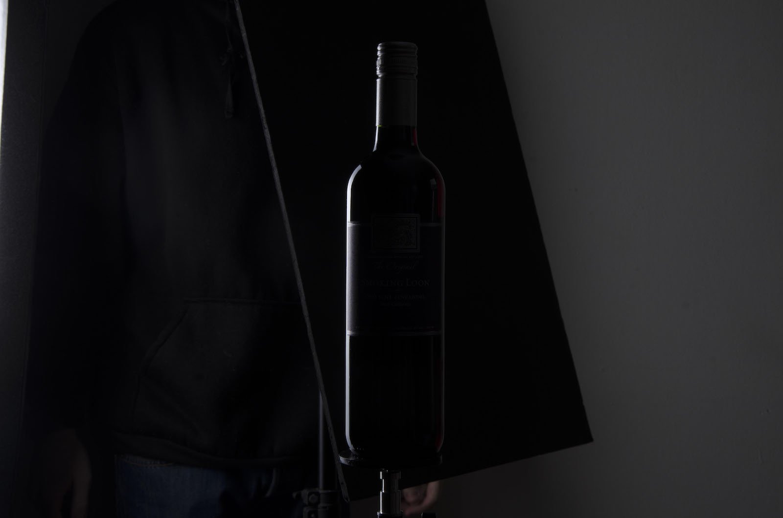 How to Capture a Bold Wine Bottle Photo with a Single Speedlight