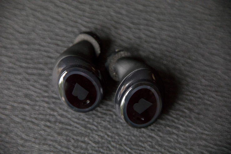 Bragi’s Dash Pro is a sophisticated and smart AirPods alternative