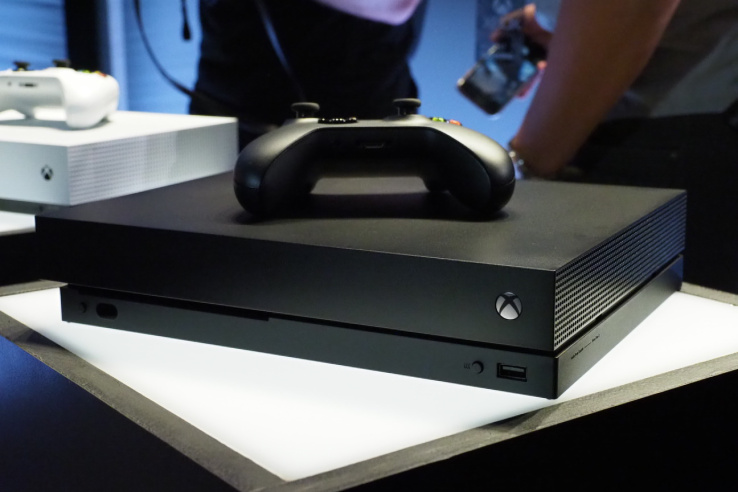 Take a first look at the Xbox One X hardware up close