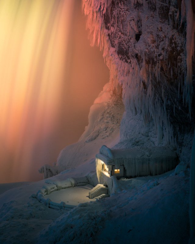 This Photo of an Icy Niagara Falls Looks like It’s of a Different Planet