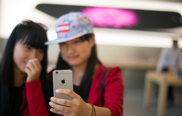 Report: Chinese smartphone shipments drop 21% to reach lowest level since 2013