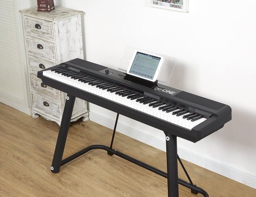 The ONE Smart Keyboard Pro lets you tickle the ivories with ease