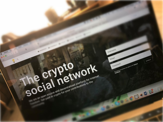 Minds aims to decentralize the social network