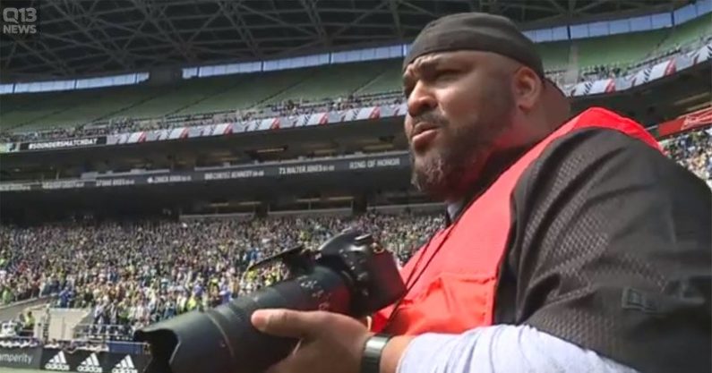 Ex-NFL Player Now a 6’5″, 300-Pound Sports Photographer